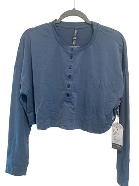 48. NWT Vuori Avalon Henley long sleeve Size M